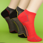 O algodão vermelho/homens de nylon dilui peúgas do tornozelo para os atletas Suor-absorventes